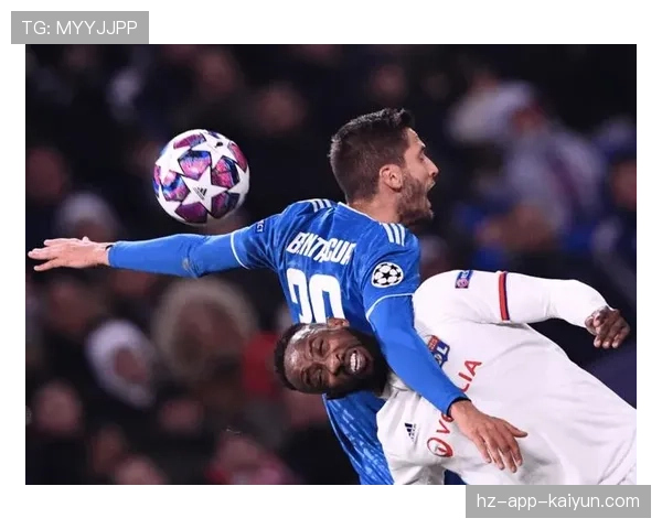 VAR长时间介入,判定里昂进球越位在先,引发主场球迷强烈不满 VAR长时间介入,判定里昂进球越位在先,引发主场球迷强烈不满