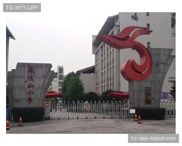 业余联赛定位球训练营报名火爆，基层教练学习专业战术